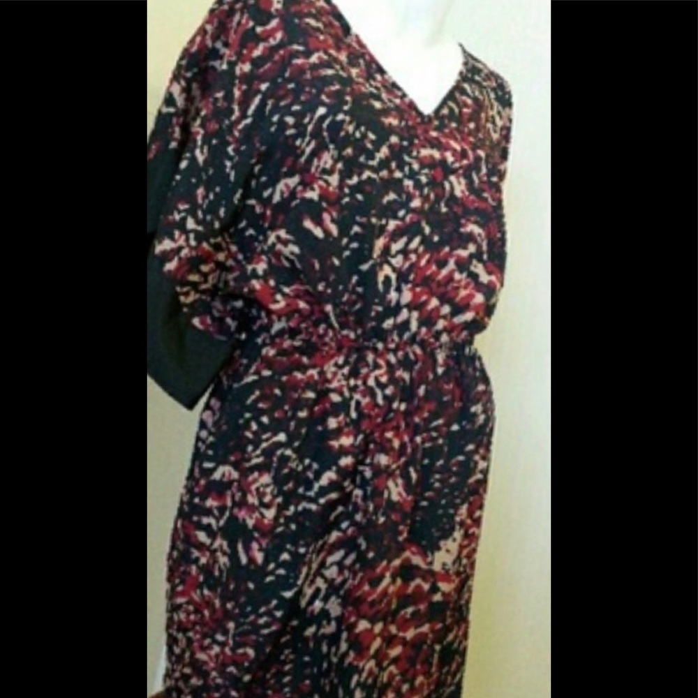 rylee & quinn,black/red patterned dress. Size M.